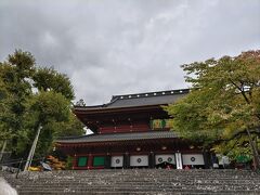 いよいよ、日光東照宮に。まずは輪王寺に。御朱印ももらいました。家康公記念御朱印もあったのですが、お値段が高すぎよ！！