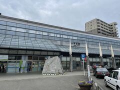 　この日、しまなみライナーの今治駅出発時間が8:30と待ち時間が長かったのですが、カフェ「リトルマーメイド」さんのオープン時間が朝7時で、ゆっくり朝食を頂きながらバスを待つことができました。

※早朝からの営業、助かりました！　♪開いてます、あなたの・・・