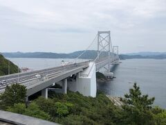 鳴門市と淡路島を結ぶ橋です。