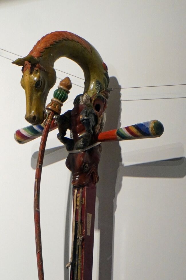 モンゴルの民族衣装馬頭琴モリンホールモンゴルデールVIVANT デール