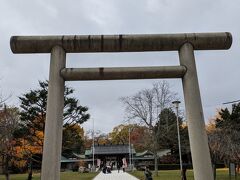 中島公園近くにある札幌護国神社へ