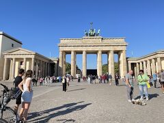 ブランデンブルク門
長い間、ベルリンといえばこの風景を思い浮かべていた。