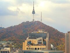 おはようございます！
最終日の朝、Nソウルタワーの山が、紅葉してました。