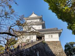 小田原城天守閣
石垣からの高さ27.2mの高さの天守閣です。