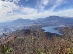 左には、4日前に登った飯綱山