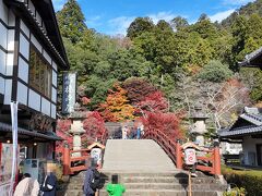 室生寺につながる太鼓橋です。門前には土産屋さんや食事処がたくさんあります。
