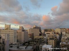 【11月13日（月）4日目】
最終日の朝。
雲は多いですが、青空が見えます。
