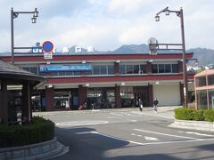岩国駅11:49の各駅停車で宮島口に到着しました。所要時間は22分でした。