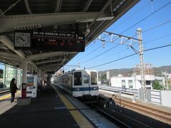 10：51発　東武伊勢崎線に乗って家路に就きます。
森高千里の ♪渡良瀬橋♪ は
2015年7月21日にこの駅の列車到着メロディに採用されています。