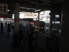 ホームに降りたらちょうど池袋行の急行電車が入って来ました