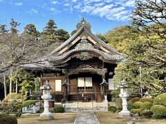 壽龜山 松壽院 弘經寺は、文禄4年（1595年）、結城秀康が早世した娘の松姫の菩提を弔う為に創建しました。開山は、下総国飯沼の弘経寺の9世檀誉存把上人です。