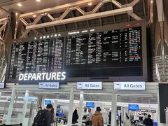 車で成田まで。空港は空いてますね～