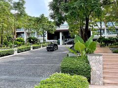 40分ほどでカマラビーチのホテルに到着。
「InterContinental Phuket Resort」


2020年4月…
コロナでキャンセルしたプーケット旅行で
宿泊する予定だったホテルです。

部屋の料金も高くなってさらに円安も加わって
あの時より倍くらいになってました。