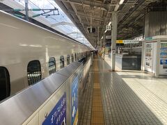 新大阪駅。ここでJR神戸線快速に乗り換え、西宮駅まで行く。