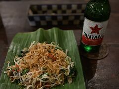 ワルンビアビアで晩御飯。
もやし炒め、シャキシャキで美味い