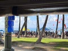 車窓からKuhio beach