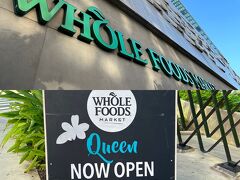 お土産と食材を探しに
WHOLE FOODS MARKETへ。