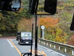 武蔵五日市駅を出たバスは、五日市の中心部、さらに秋川渓谷の中心地・十里木を過ぎると、１５分ほどで檜原村に入ります。
