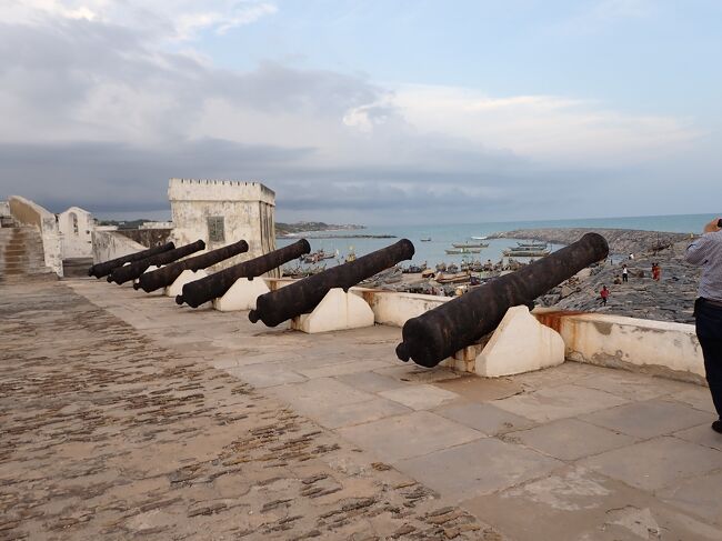 現在も残る大砲、海から来る敵を狙い打った