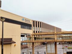 徒歩10分、
新高岡駅に着いたころには
またザーザー降りの雨、、


富山駅に戻りましょう

