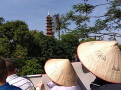 チャンクオック寺（鎮国寺）
下車して観光するつもりだったのに降り損ねた・・・