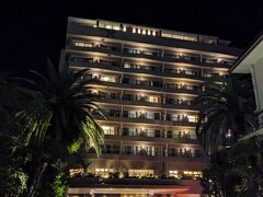 二泊目はお気に入りのハーヴェスト伊東です。
お部屋は前回と同じ洋室ツイン。
ここは洗面所とお風呂が一緒なのが・・・ちょっと残念です。

スパは最上階にあり、露天風呂からは相模湾が一望でき、気持ちが良いです。

