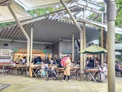 ランチは宮きしめんです。
以前はテントみたいな建物だったのに綺麗になっていました。