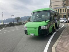 阿波海南でDMVという線路上を走るバスに乗り換え。
甲浦駅までは線路上をバスが走り、そのあとは降りて普通に道路を走る。
乗り心地はバス。
