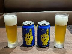 横浜・みなとみらい地区最大級のアメリカ西海岸をコンセプトにした
ブルワリーレストラン【REVO BREWING】に併設されているBREWERY
（ビール醸造所）で造られた横浜発の1番ポップなIPA「ONE」です。

＜ビール＞
〇 レボブルーイングONE（REVO BREWING ONE）

2022年3月1日に発売された横浜発のクラフトビールのIPA「ONE」。

ブルワリーレストラン【REVO BREWING（レボ・ブルーイン）】に
併設されているBREWERYは『アパホテル＆リゾート
〈横浜ベイタワー〉』の1階にあります。

クラフトビール醸造所が併設されているブルワリーレストラン
【REVO BREWING（レボ・ブルーイン）】を訪れた際のブログは、
こちらをご覧ください↓

<『アパホテル＆リゾート〈横浜ベイタワー〉』宿泊記 ②
朝食ブッフェ★クラフトビール醸造所【レボ・ブルーイング】で
ディナー＆お部屋からの夜景☆彡>

https://4travel.jp/travelogue/11677989