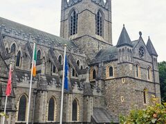 800年以上の歴史をもつ聖パトリック大聖堂。
イギリスが英国国教会であるのに対し、アイルランドはカトリックが主流です。