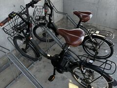 自転車を無料で借りられるので行きたかった武雄市図書館へ