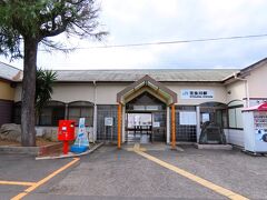 JR壬生川駅です。小さな駅ですが、特急列車も止まる駅です。今回は特急しおかぜ号に乗って松山まで向かいます。