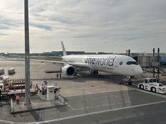 お仕事早めに切り上げて、羽田から那覇に向かいます。
搭乗する飛行機が「A350-900」でテンションあがります。
この日は、JALで！