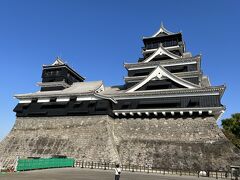 そして、熊本城の天守閣にやってきました。
５０歳になって、初めて熊本城の天守閣を見ました。