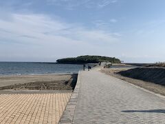 駅から５分くらい歩くと青島が見えてきます