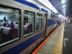 品川始発の9時33分発常磐線土浦行きに乗ります。
横須賀線と1枚のグリーン券で乗り継ぐことができるので。
