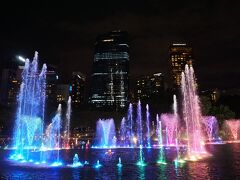 綺麗で、来てよかったです＾＾ｗ

帰りバシャコーヒーの店舗見つけて、
KLにもあるんだ!12パック3,700円ぐらいかーどうしよっかなーと悩んでたら
「もう行くよ」とスタスタ立ち去っていく夫
ちょっ、お金も持ってないのに(>_<)と追いかける私

いつもこんな風だｗｗ