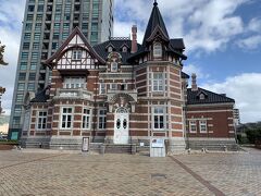 北九州市大連友好記念館
こちらはレトロな建築物だけど明治時代に大連に建てられた東清鉄道汽船事務所の複製だそうです。