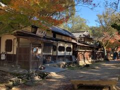 　明治４０年創業の料理旅館「江戸三」。