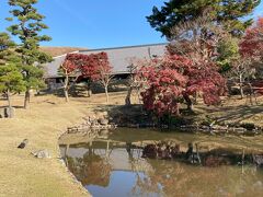 　奈良春日国際フォーラム 甍～I・RA・KA～。以前は奈良県新公会堂と呼ばれていました。