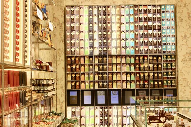 きれいなディスプレイで<br />あま～い宝石が並んでいます。♪