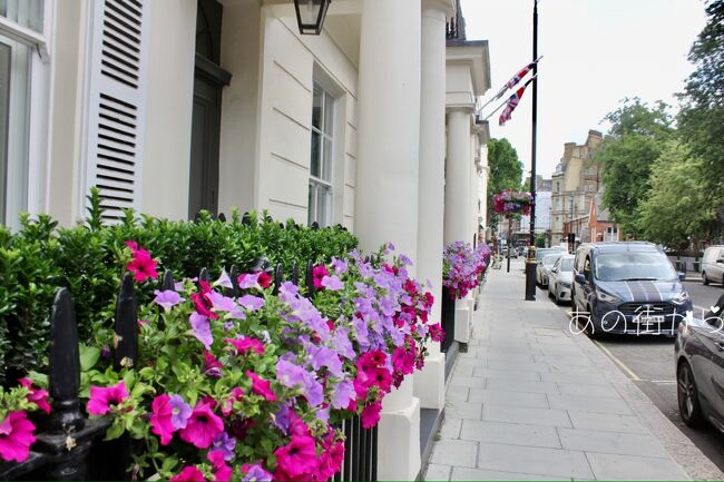 ３星と４星の中間程の宿泊料金でしたが<br />部屋といい朝食といい、スタッフさんの<br />対応も良くそのうえVictoria駅から徒歩<br />１０分前後で立地も良く満足の宿でした。