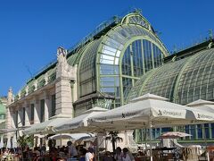 すでに昼近い。ブルク公園そばのパルメンハウスで早めのランチにしよう。
名前のとおり、ここは昔の温室を改装したレストランだ。
(この写真は別の日に撮影)