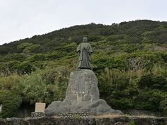 太平洋を見つめる中岡慎太郎像