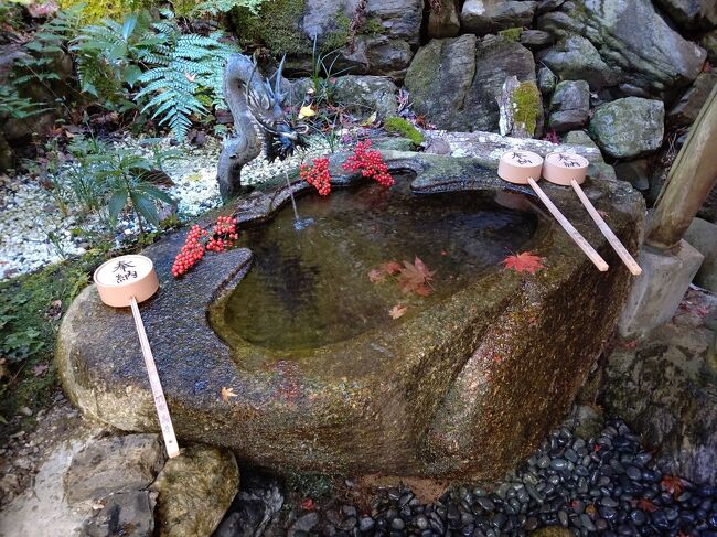 山門を入って右の聖天堂さんにお参り後、