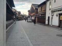 四条通を歩いていると趣のある通りを見つけました
花見小路
