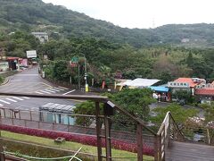 10：00　猫空駅。

ロープウェイに乗りたかっただけなので、もう下山しようかと思ったけど、循環バス（写真の右下）を見つけて、乗ることに。