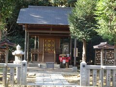 葛原岡神社

源氏山公園にある葛原岡神社は、日野俊基（ひのとしもと）卿を祀った神社。
縁結びと魔除けの御利益がある