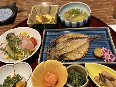 奈良一人旅２日目。
ホテルアジール奈良の朝食。ヘルシーです。
ご飯は茶粥と白米から選べ、おかわり自由。

