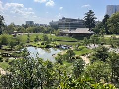 金沢城公園はきれいに整備されていて見ごたえのあるスポットも多いのですが、暑さでさすがにばててきました。